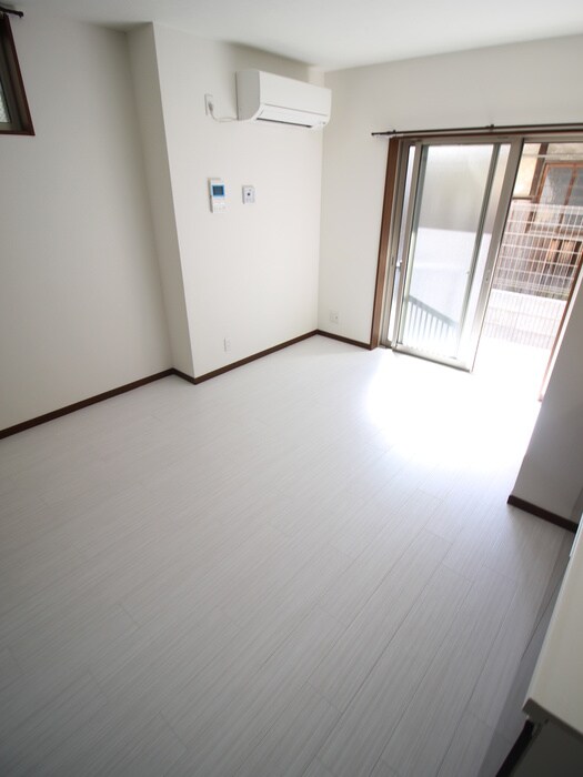 物件内観写真9　(居室)