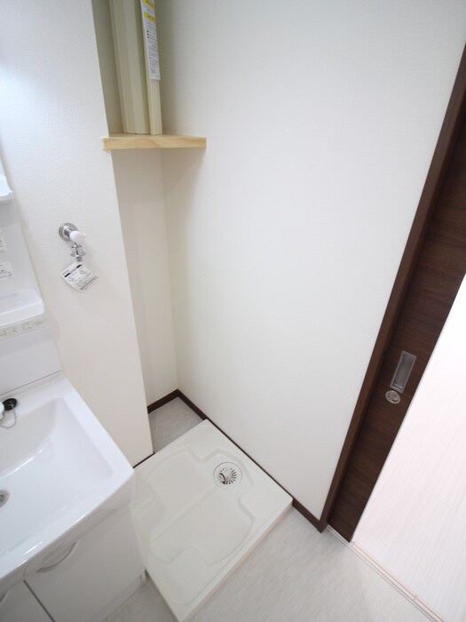 物件内観写真15　(洗濯機置場)