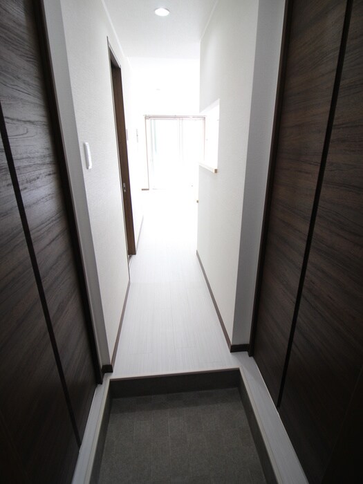 物件内観写真22　(玄関)