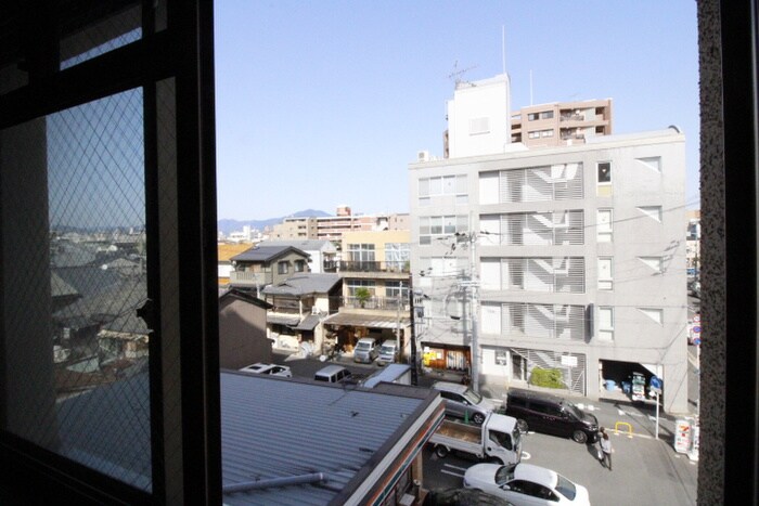 物件内観写真17　(室内からの展望)