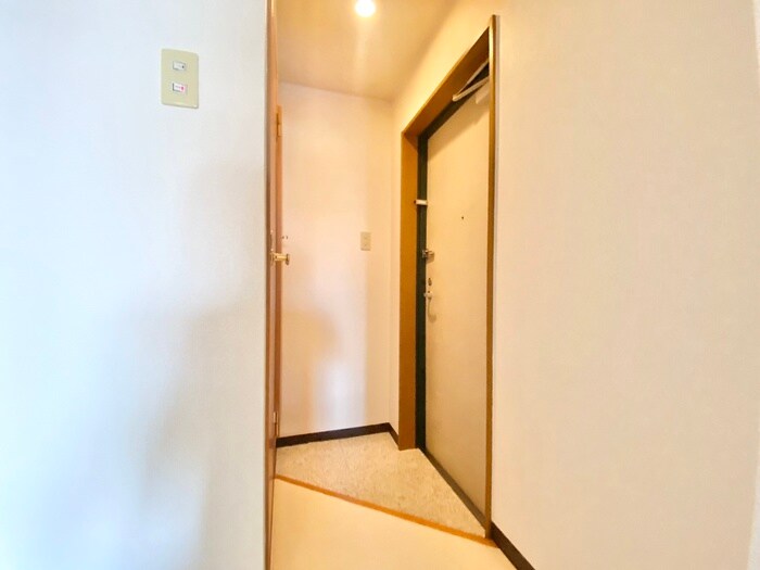 物件内観写真17　(玄関)