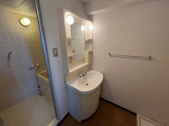 物件内観写真9　(洗面)