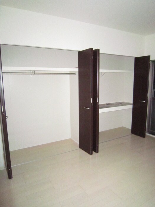 物件内観写真12　(収納)