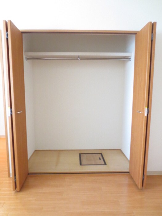物件内観写真6　(収納)