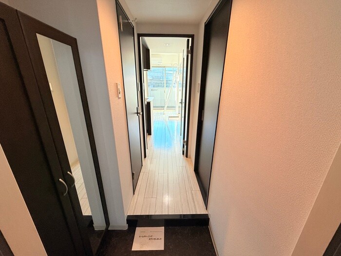 物件内観写真7　(玄関)