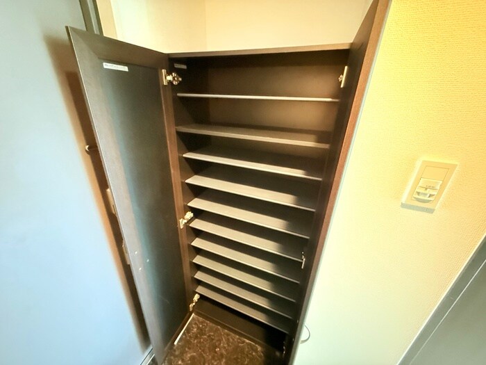 物件内観写真8　(靴箱)