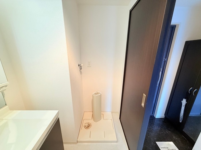 物件内観写真10　(洗濯機置場)