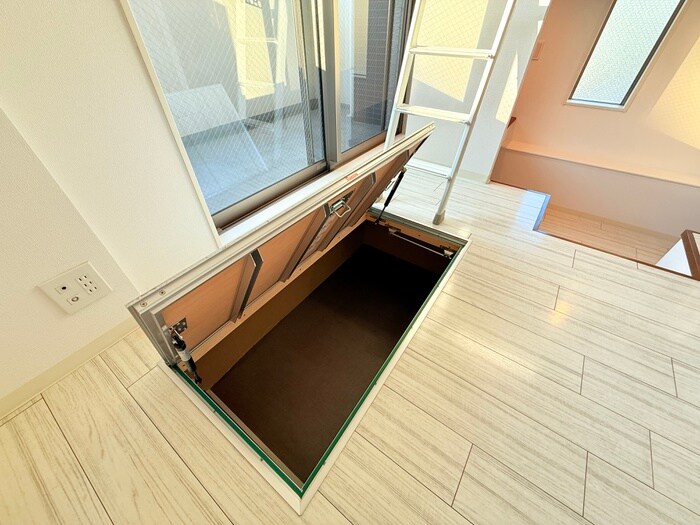 物件内観写真18　(収納)