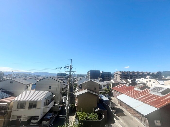 物件内観写真16　(室内からの展望)