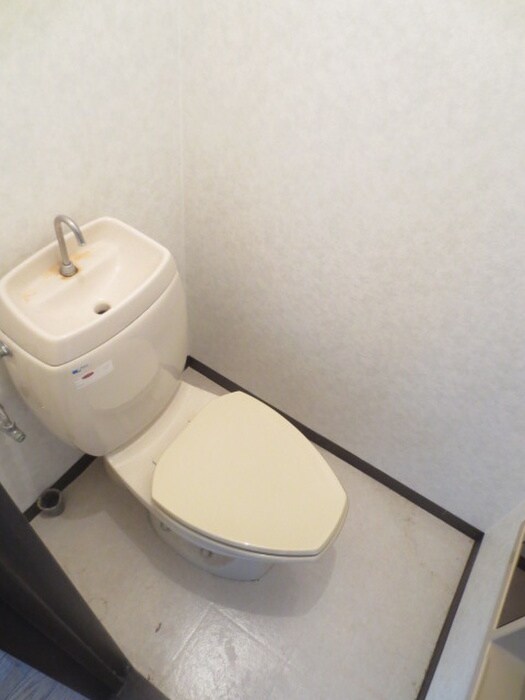 物件内観写真15　(トイレ)