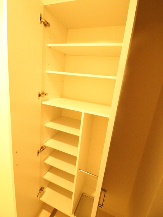 物件内観写真8　(靴箱)