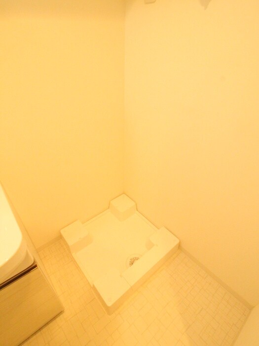 物件内観写真11　(洗濯機置場)