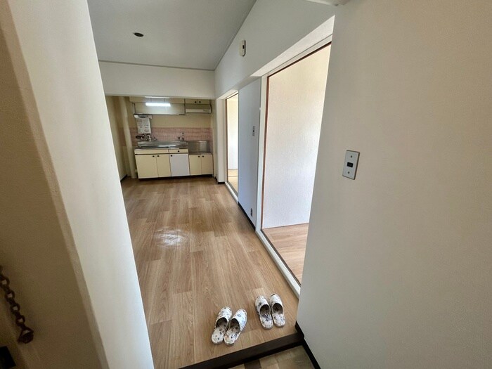物件内観写真8　(廊下)