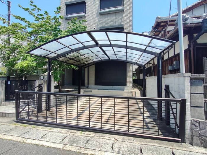 物件外観写真4　(駐車場)