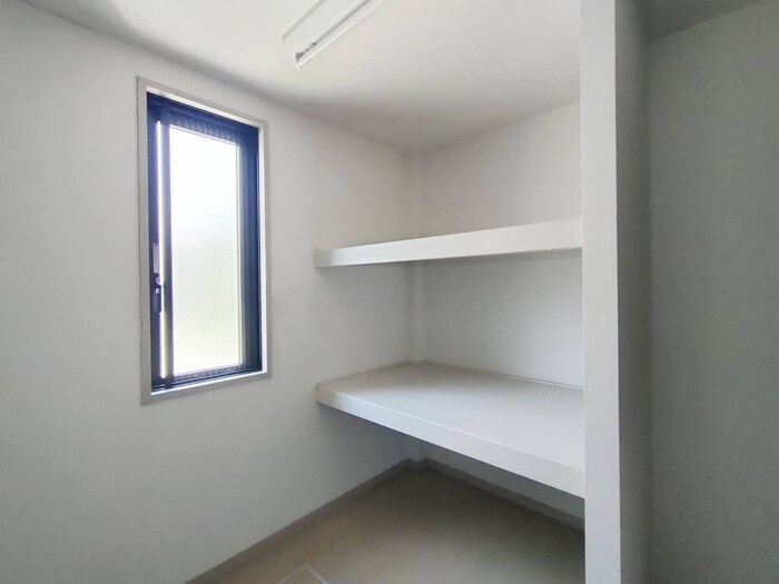 物件内観写真15　(収納)