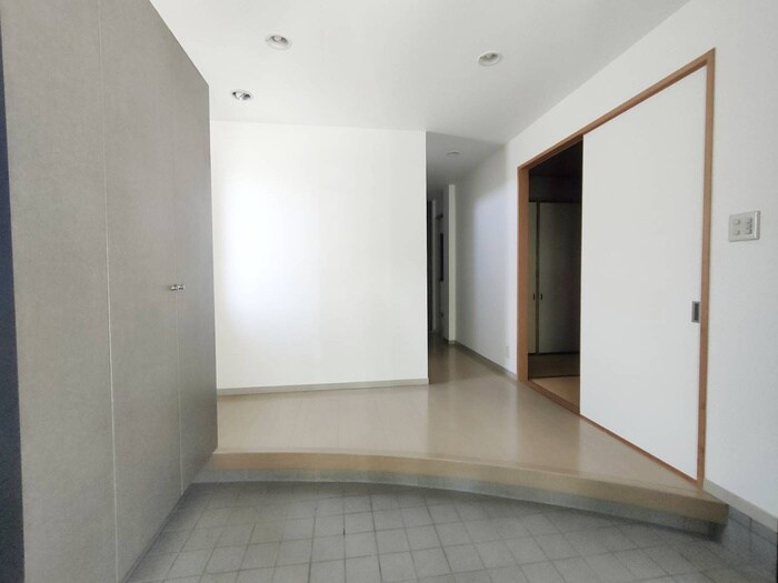 物件内観写真19　(玄関)