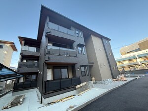 シエーナ川西中央１外観写真