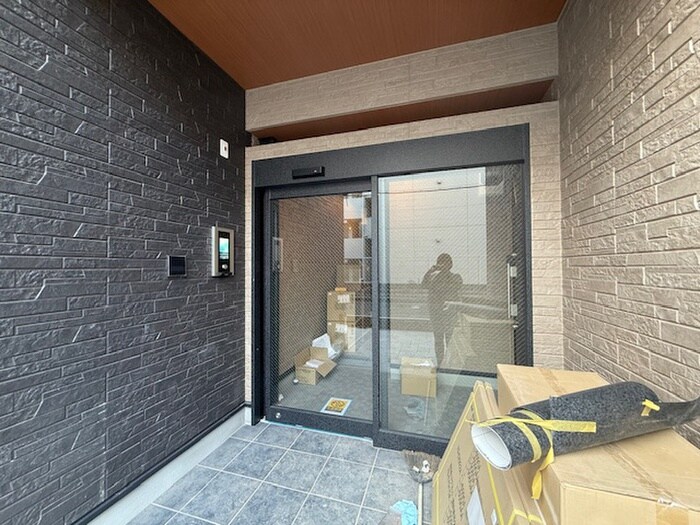 物件外観写真5　(エントランス部分)