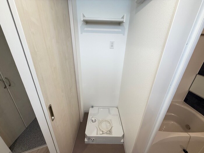 物件内観写真14　(洗濯機置場)