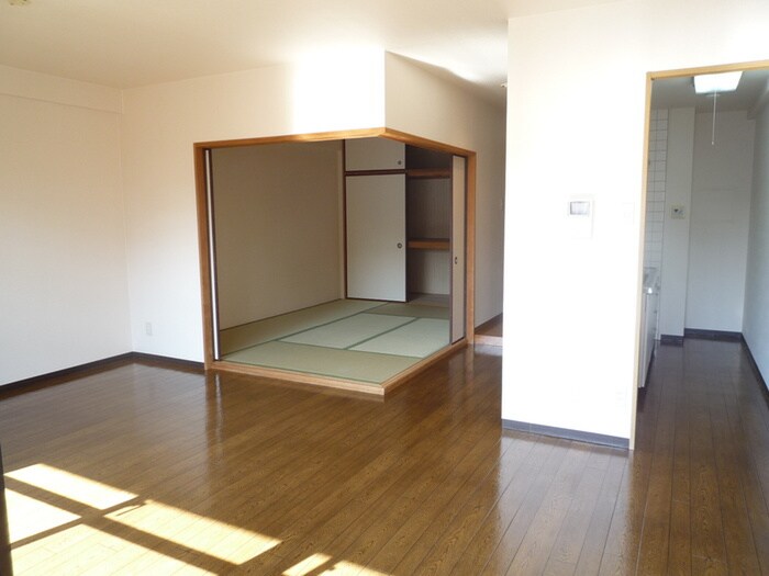 物件内観写真8　(居室)