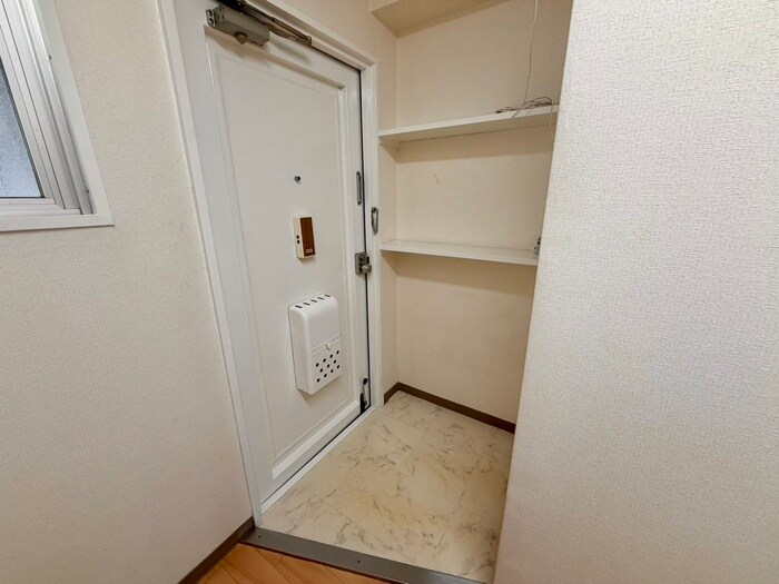 物件内観写真14　(玄関)