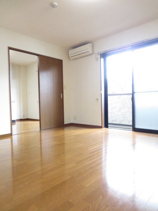 物件内観写真10　(室内からの展望)