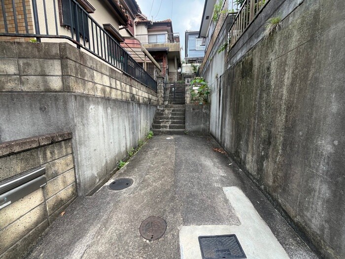 物件外観写真5　(駐車場)