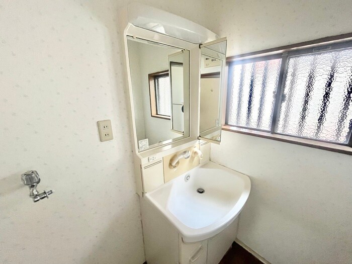 物件内観写真12　(洗面)