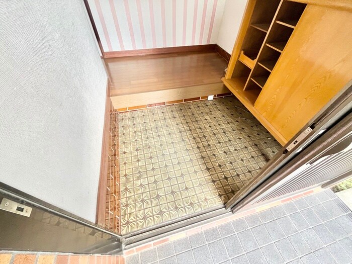 物件内観写真17　(玄関)
