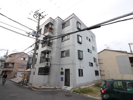 アビタシオン三箇外観写真