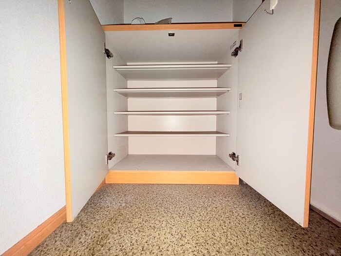 物件内観写真11　(収納)