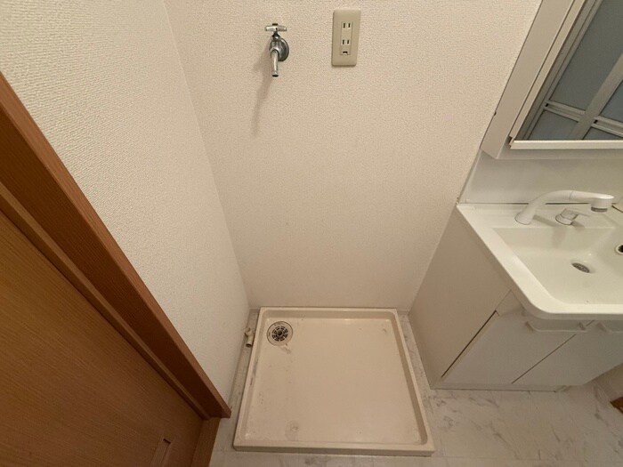 物件内観写真22　(洗濯機置場)