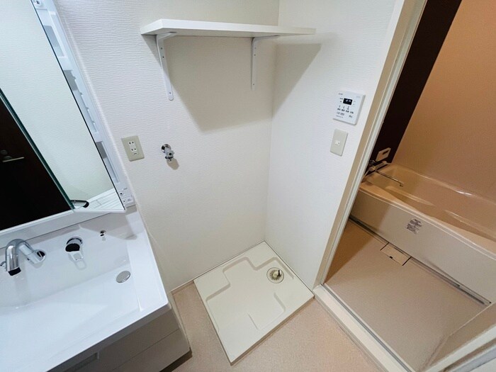 物件内観写真13　(洗濯機置場)