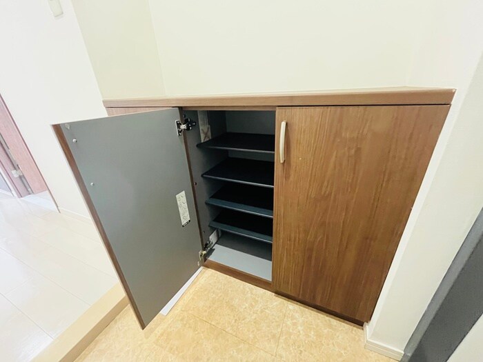 物件内観写真15　(靴箱)