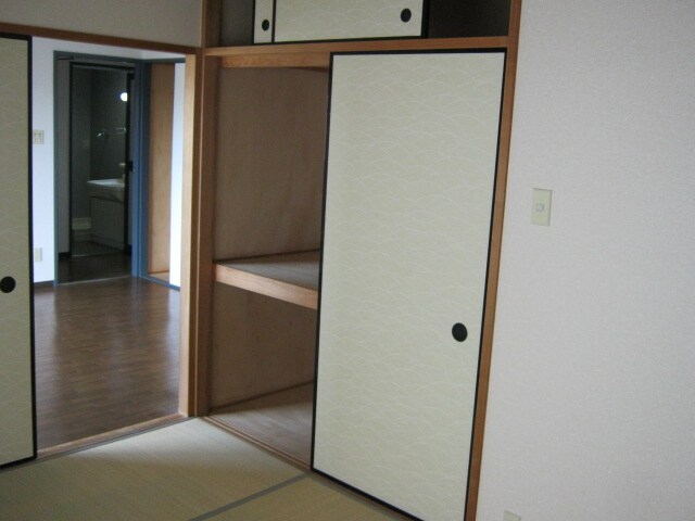 物件内観写真8　(収納)