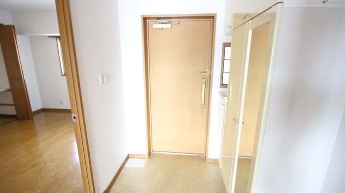 物件内観写真19　(玄関)