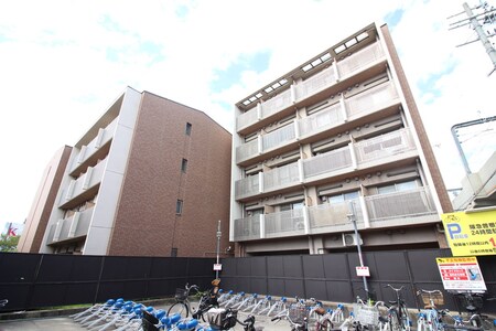 フロンツォ－ネ外観写真