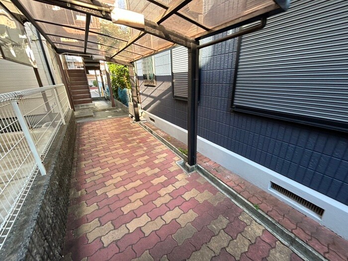 物件外観写真5　(駐輪場)