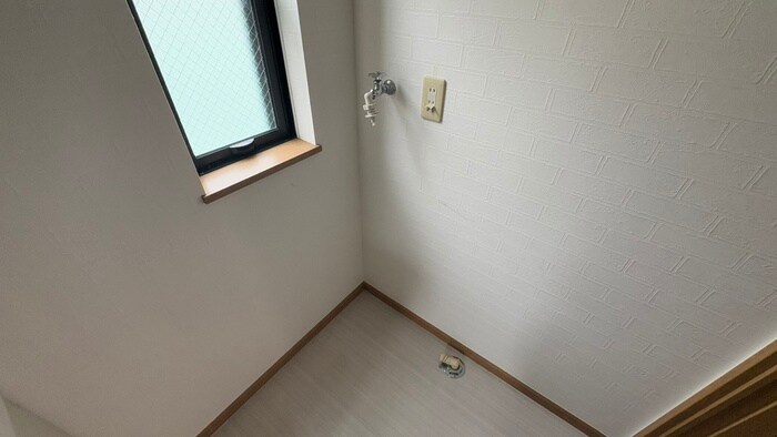 物件内観写真14　(洗濯機置場)