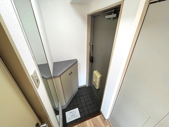 物件内観写真15　(玄関)