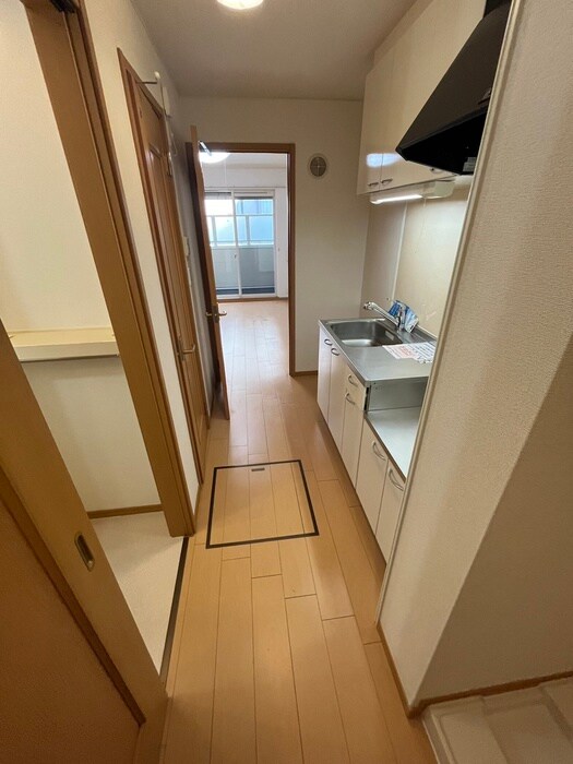 物件内観写真17　(廊下)