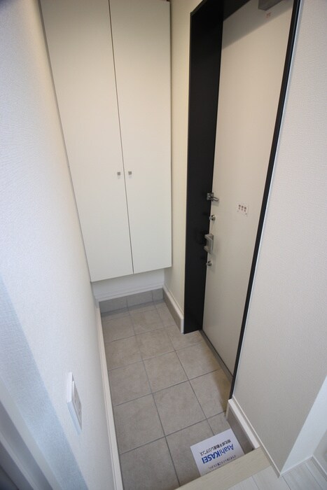 物件内観写真8　(玄関)