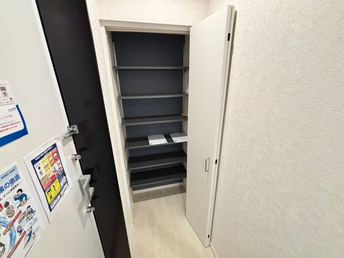 物件内観写真8　(靴箱)