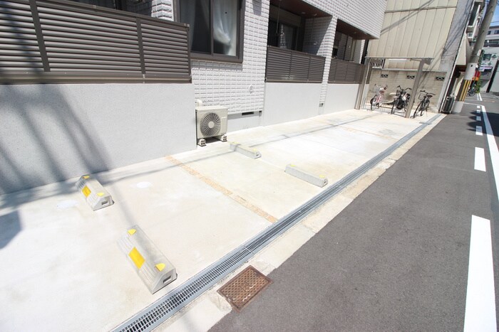 物件外観写真6　(駐車場)