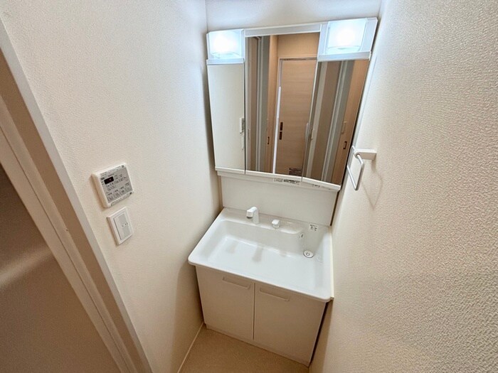 物件内観写真12　(洗面)