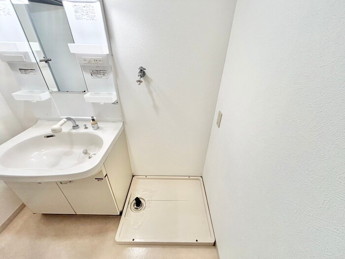 物件内観写真17　(洗濯機置場)