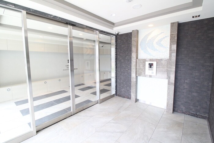 物件外観写真5　(エントランス部分)