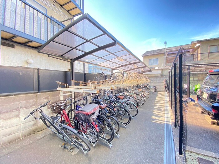 物件外観写真5　(駐輪場)