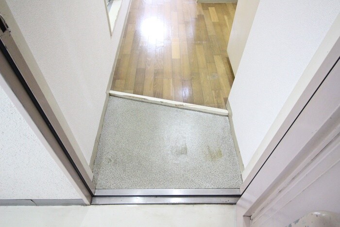 物件内観写真14　(玄関)