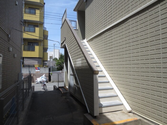 物件外観写真4　(エントランス部分)